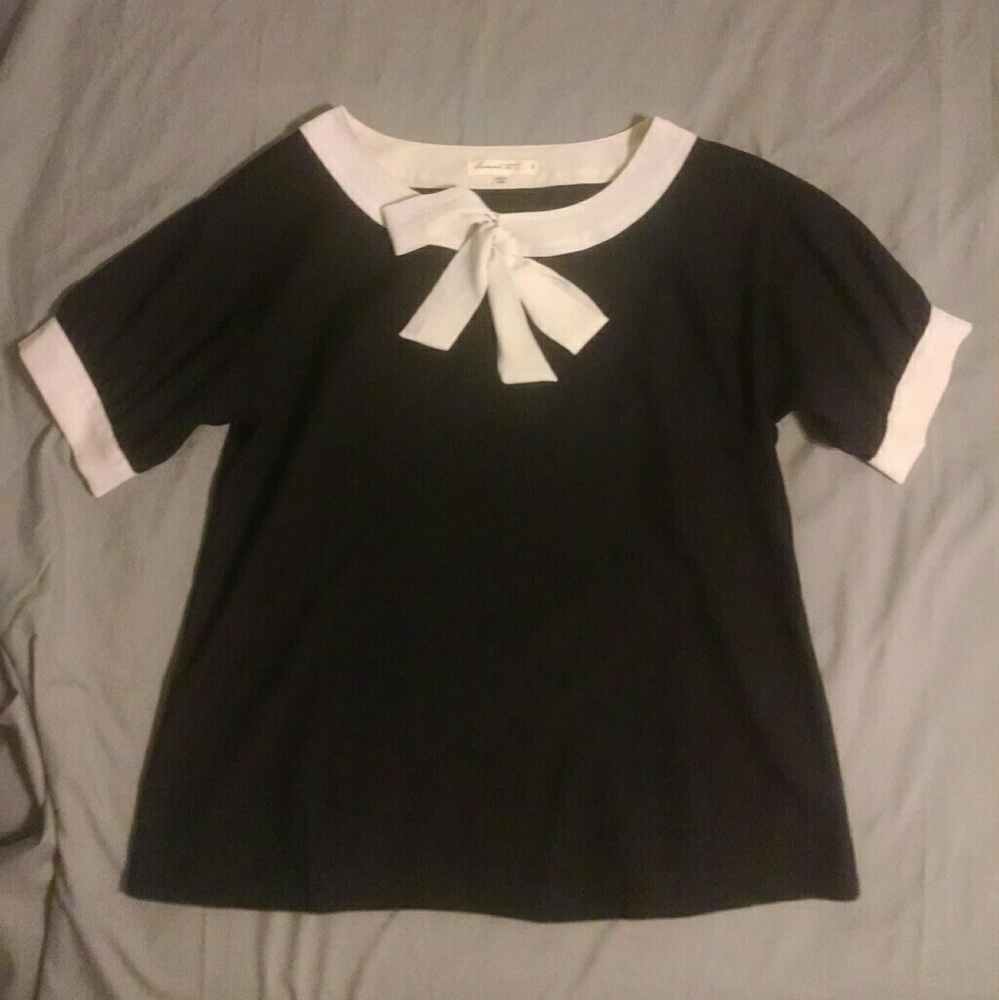 Vintage style blouse with bow